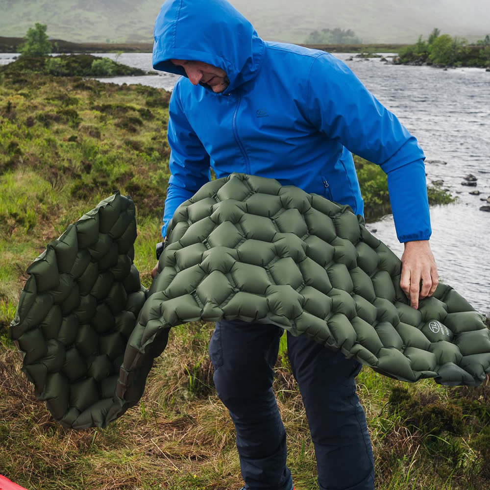 Pripučiamas kilimėlis Highlander NAP-PAK Inflatable Sleeping Mat