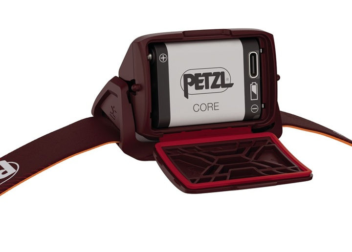 Petzl ACTIK CORE įkraunamas prožektorius – 625 lm 